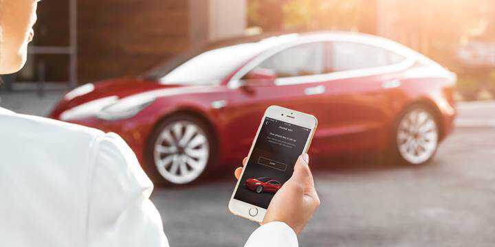 Tesla, mobil uygulamasına birbirinden kullanışlı 3 yeni özellik ekledi