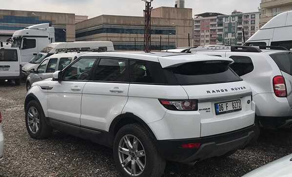 Yediemin otoparklarında lüks araçlar çürümeye terk edildi