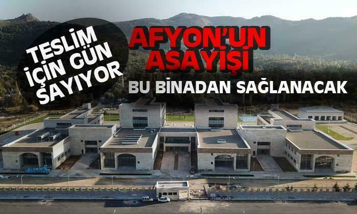 Vali Gökmen Çiçek yeni emniyet binasını inceledi