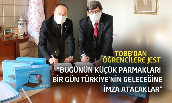 “Bugünün küçük parmakları bir gün Türkiye’nin geleceğine imza atacaklar”