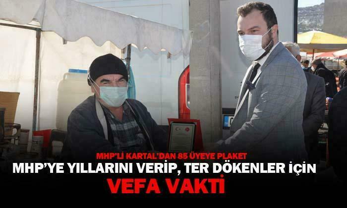 MHP’li Kartal’dan 85 üyeye plaket