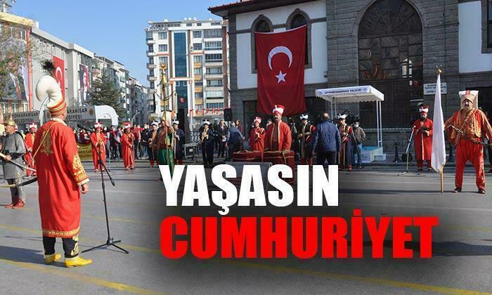 Afyonkarahisar’da Cumhuriyet Bayramı kutlandı