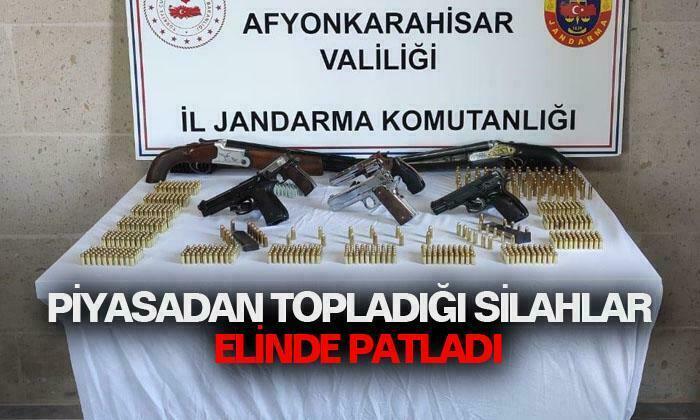 Afyonkarahisar’da piyasadan topladığı silahlar elinde patladı