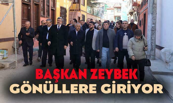 Afyon Belediye Başkanı Mehmet Zeybek, gönüllere giriyor