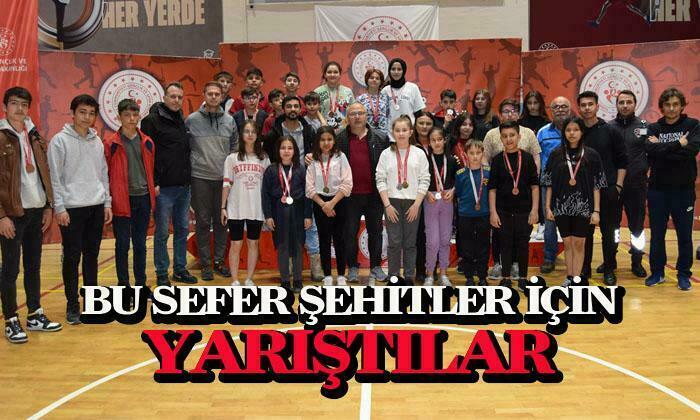 Afyonkarahisar’da badminton turnuvası tamamlandı