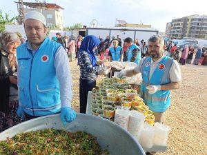 Afyonkarahisar ekipleri Kırıkhan'da iftar sofrası kurdu