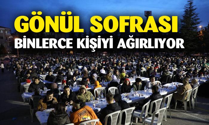 Afyonkarahisar gönül sofrası binlerce kişiyi ağırlıyor 