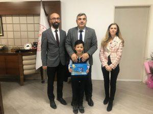 Müdür Sünnetçi Şampiyonu Ağırladı
