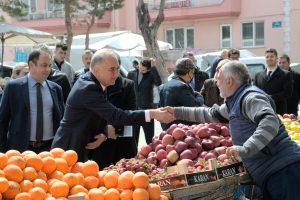 Arabacı’dan Pazarcı Esnafı ile soba başında sohbet