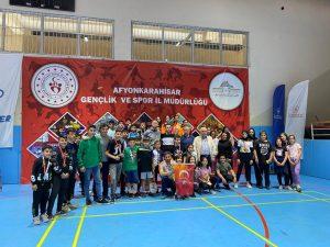Afyonkarahisar’da badminton şenliği sona erdi