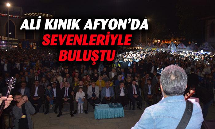 ALİ KINIK AFYON’DA SEVENLERİYLE BULUŞTU