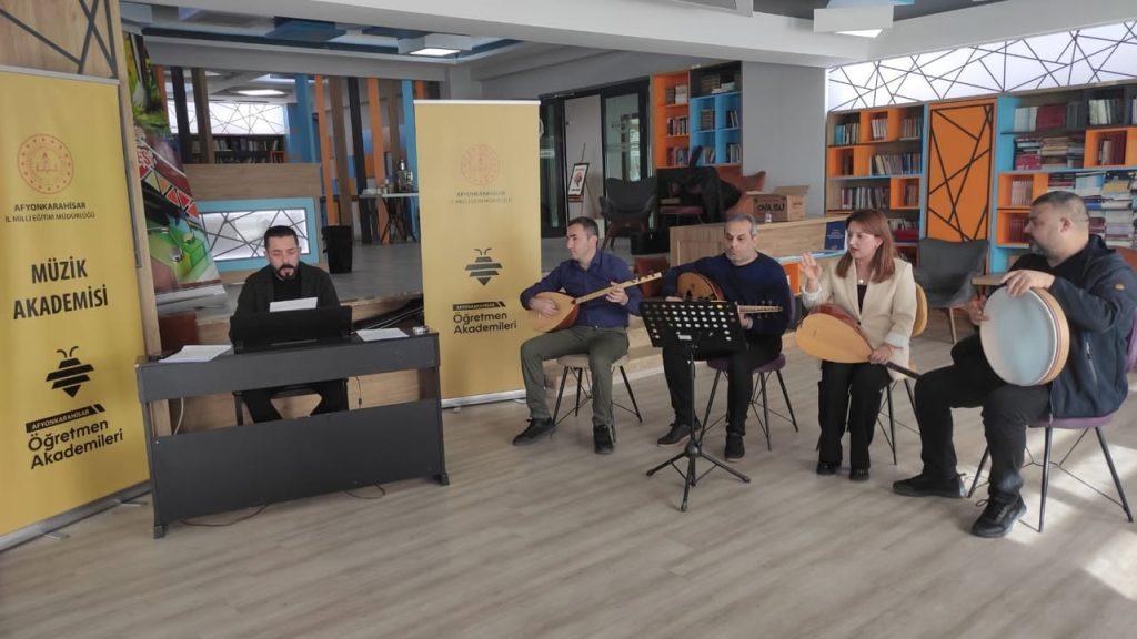 Afyonkarahisar’da Müzik Öğretmenleri Yeteneklerini Keşfetti