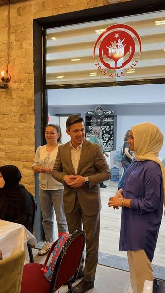 Hanımlar Taş Seramik Boyama Etkinliğinde Buluştu