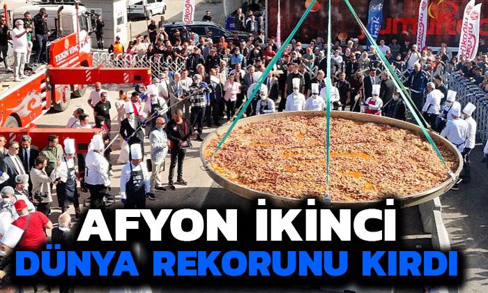 Afyonkarahisar’da Dev Sucuklu Yumurta ile Guinness Rekoru Kırıldı